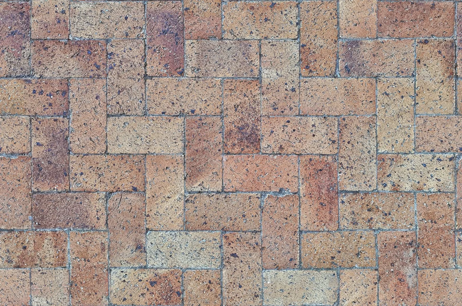 Brick paver driveway cost varies by material and pattern