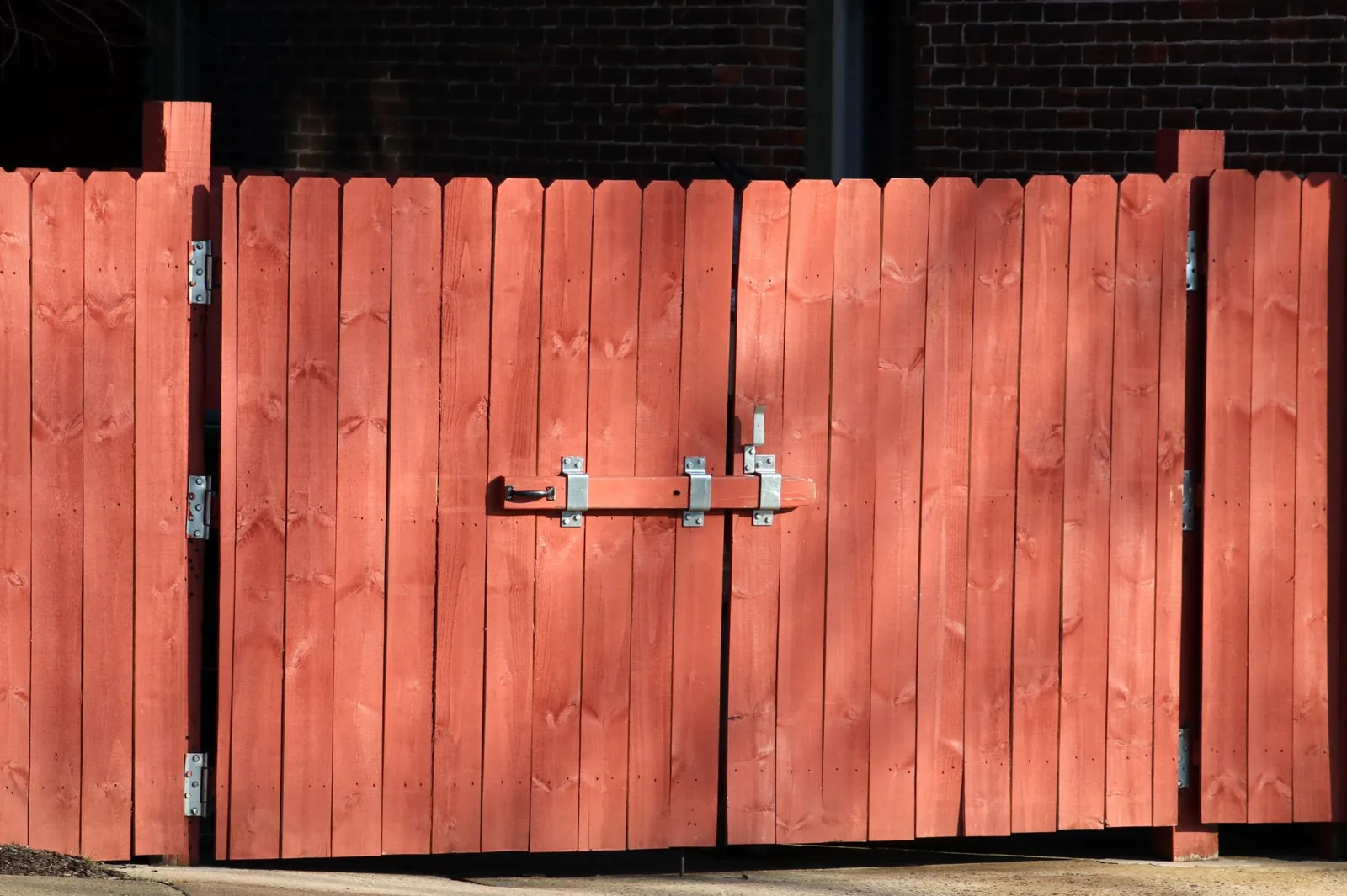 Backyard privacy fence height and layout